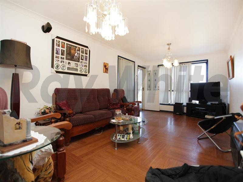 27 Talara Crescent, Glenmore Park NSW 2745