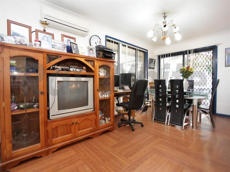 27 Talara Crescent, Glenmore Park NSW 2745