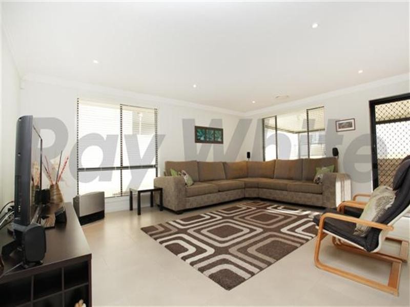 4 Curlew Court, Glenmore Park NSW 2745