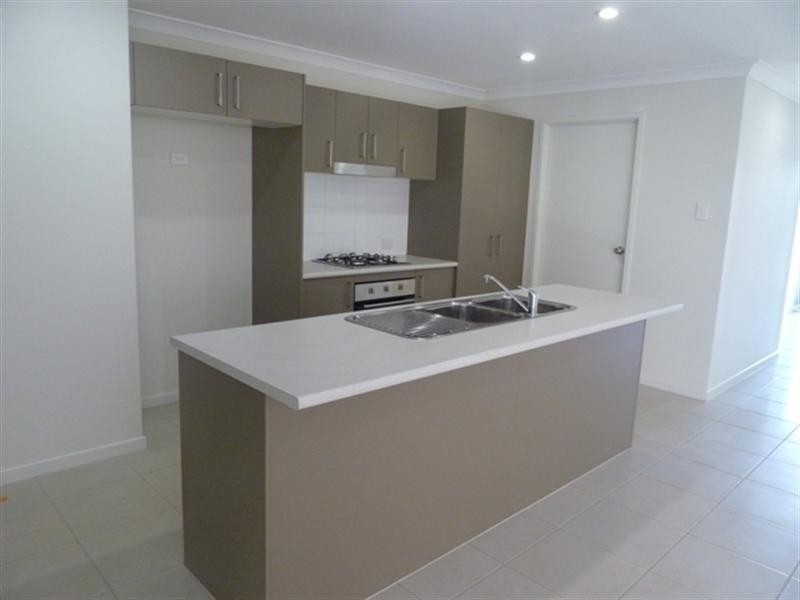 11 Glenmore Ridge Drive, Glenmore Park NSW 2745