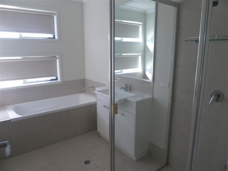 11 Glenmore Ridge Drive, Glenmore Park NSW 2745
