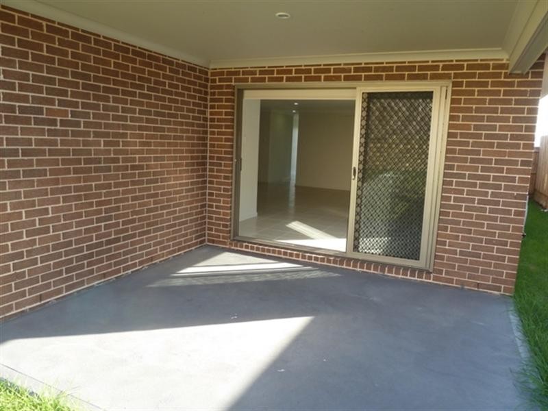 11 Glenmore Ridge Drive, Glenmore Park NSW 2745