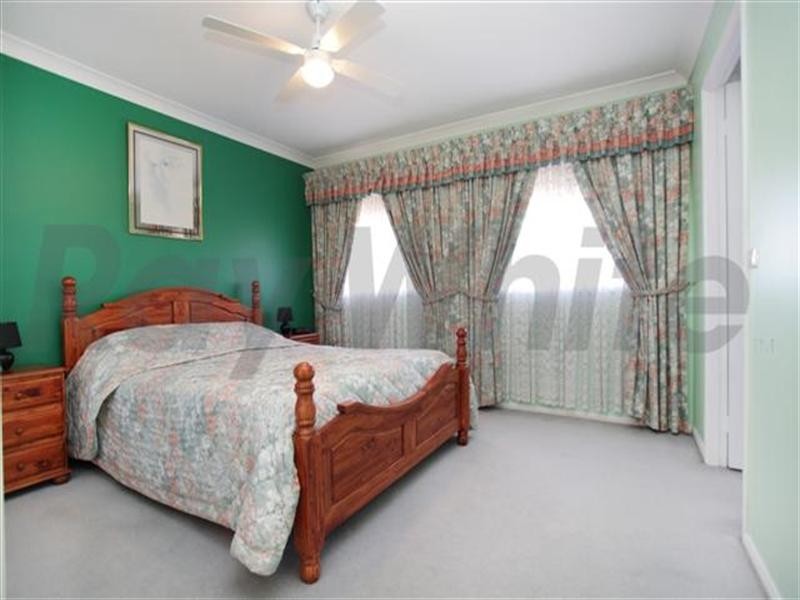 16 Wisteria Close, Glenmore Park NSW 2745