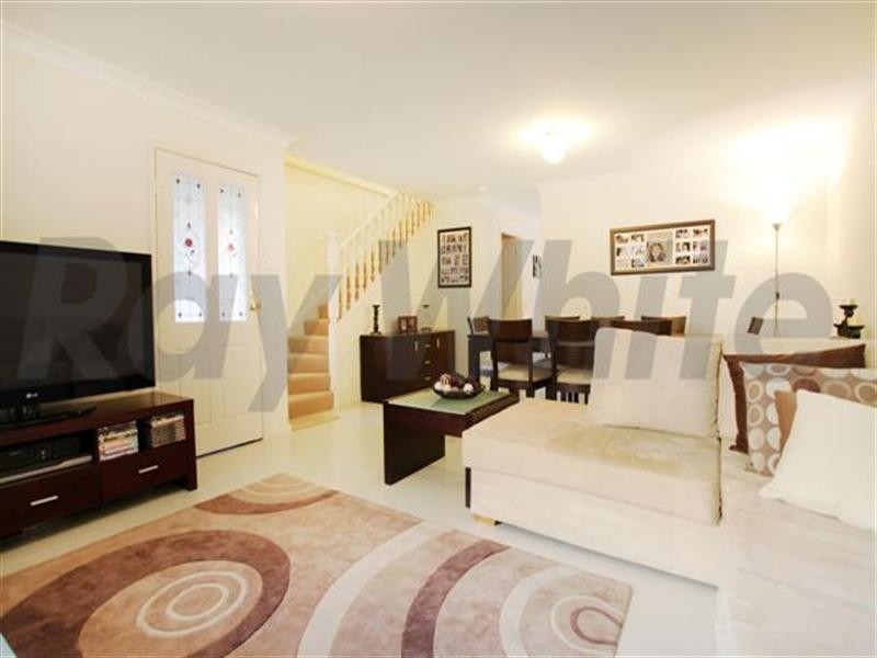 4/113 The Lakes Drive, Glenmore Park NSW 2745