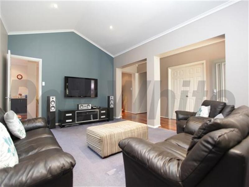 7 Woodbrook Grove, Glenmore Park NSW 2745