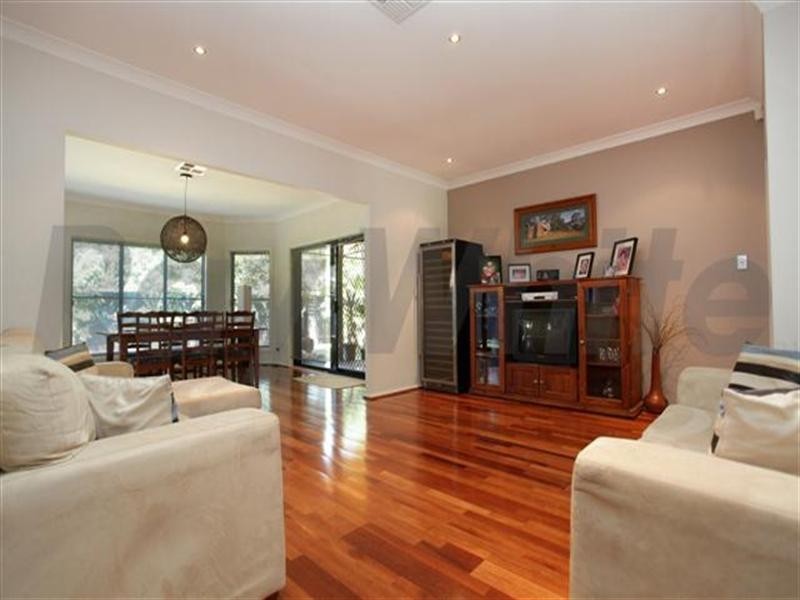 7 Woodbrook Grove, Glenmore Park NSW 2745