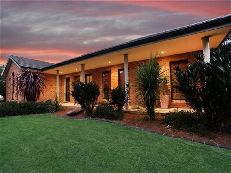 7 Woodbrook Grove, Glenmore Park NSW 2745