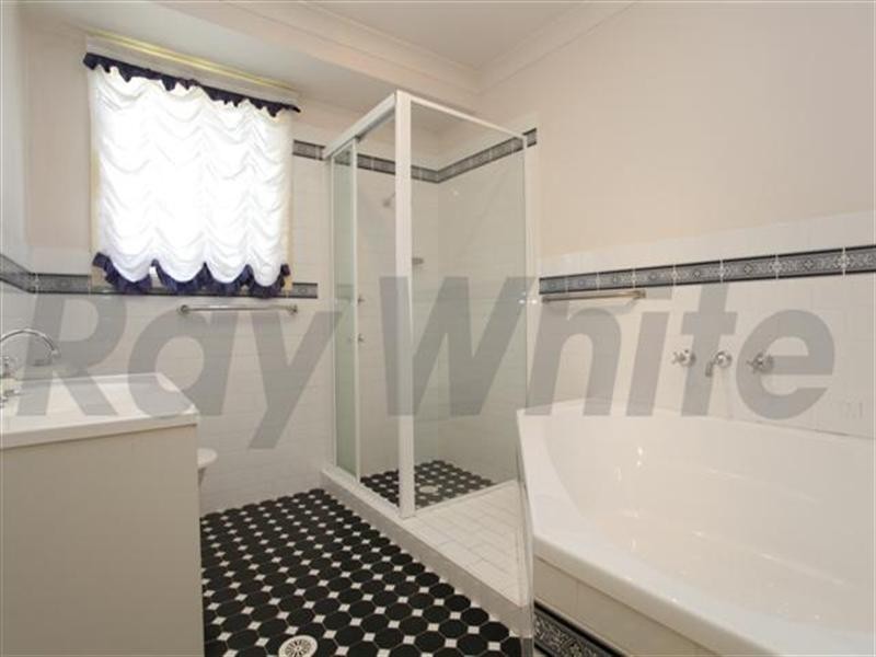 3B Esson Place, Glenmore Park NSW 2745