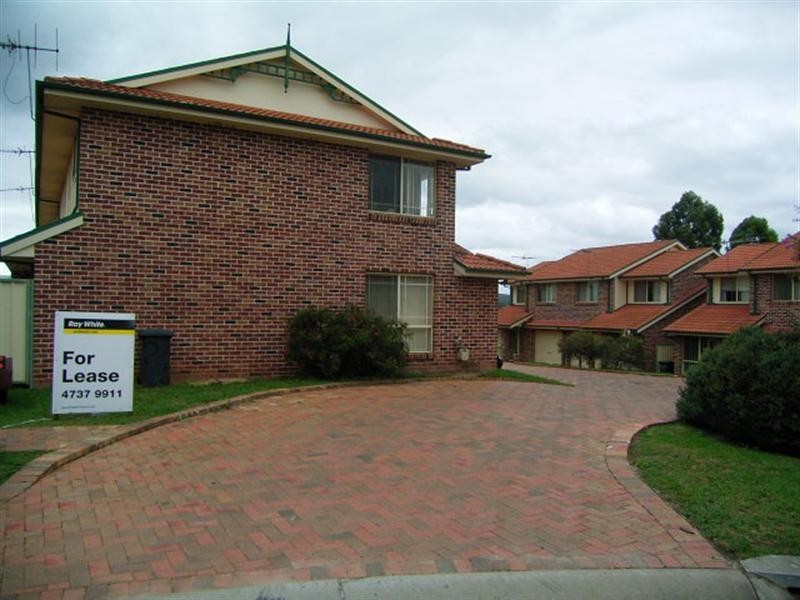 1/2 Dutton Place, Glenmore Park NSW 2745