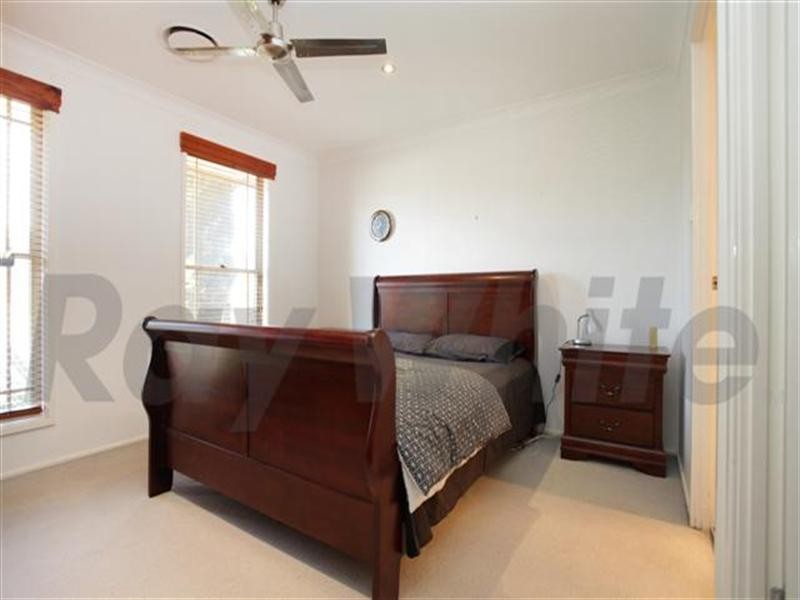 2 Scrubwren Place, Glenmore Park NSW 2745