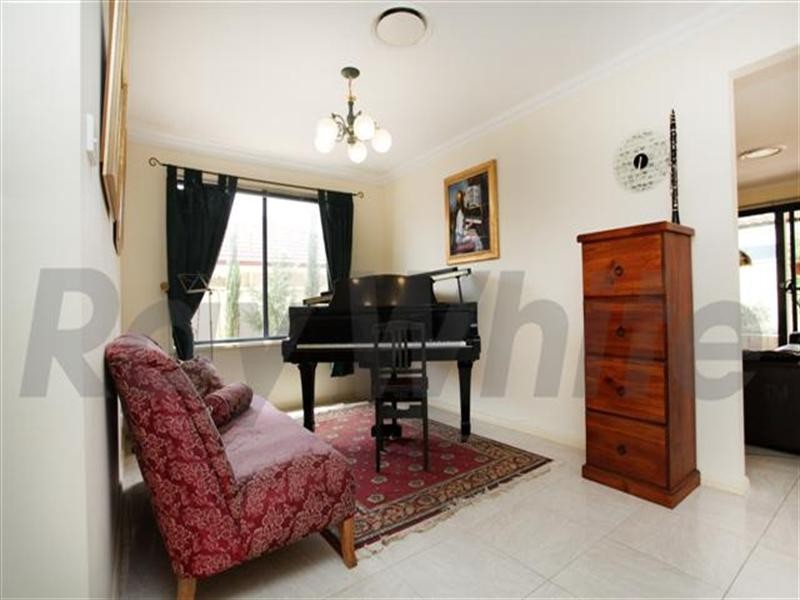 26 Waterford Way, Glenmore Park NSW 2745