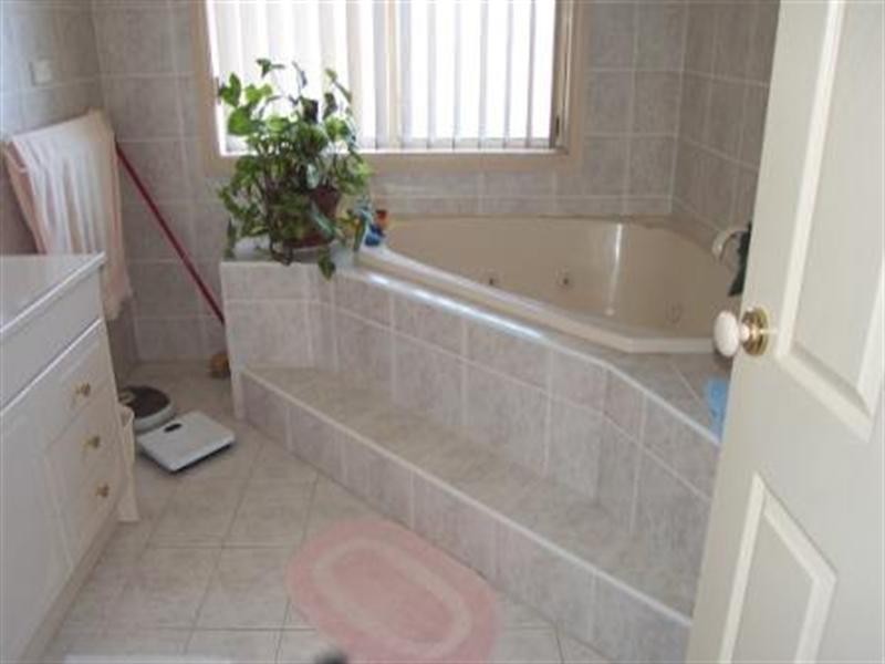 11 Bradyn Place, Glenmore Park NSW 2745