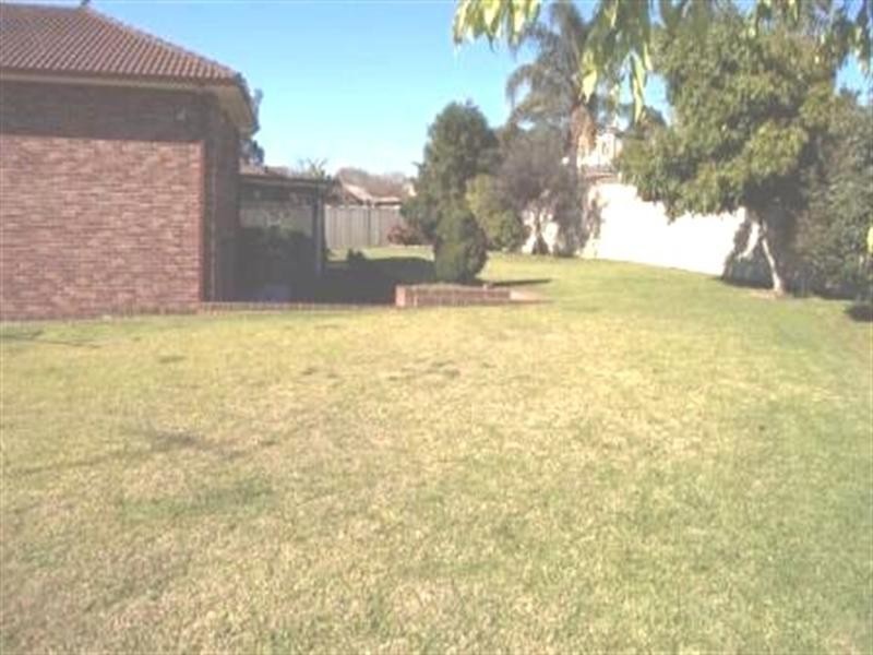11 Bradyn Place, Glenmore Park NSW 2745