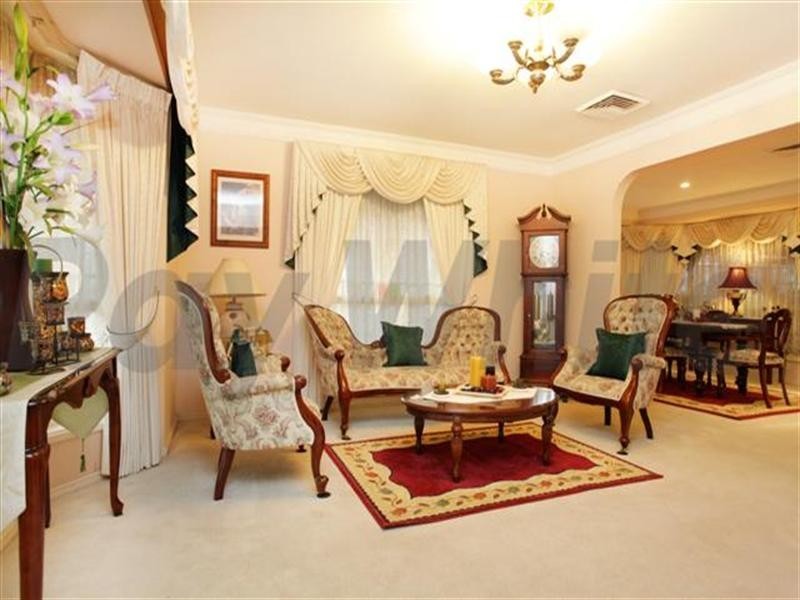 9 Miles Franklin Close, Glenmore Park NSW 2745