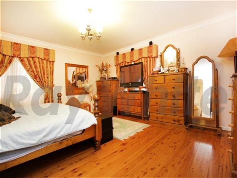 9 Miles Franklin Close, Glenmore Park NSW 2745