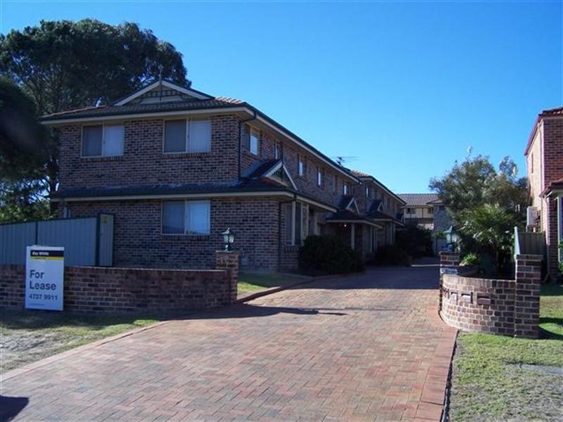 2/34 Luttrell Street, Glenmore Park NSW 2745