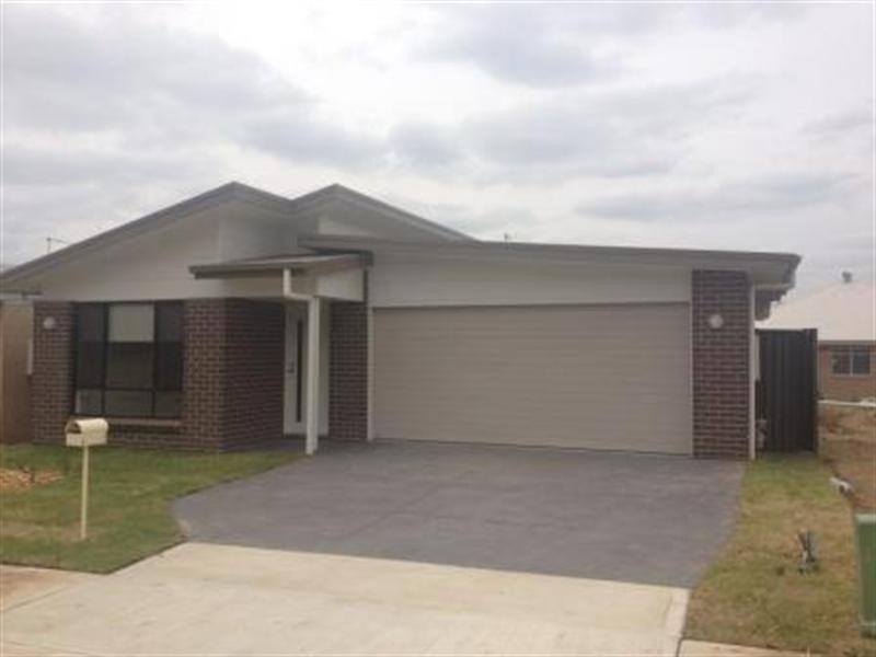 1429 Binyang Crescent, Glenmore Park NSW 2745