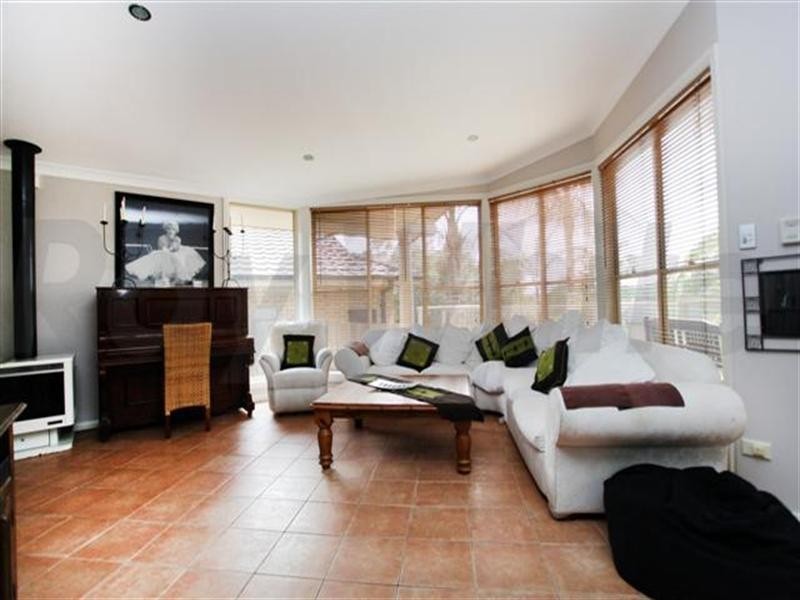 35 Geranium Close, Glenmore Park NSW 2745