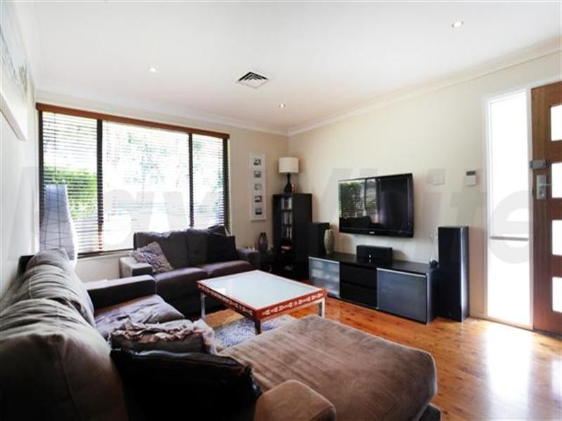 4 Hatchinson Crescent, Jamisontown NSW 2750