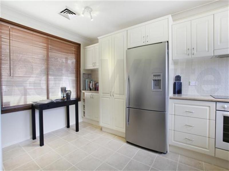 4 Hatchinson Crescent, Jamisontown NSW 2750