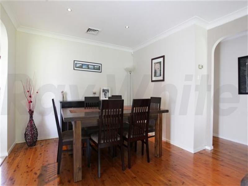 4 Hatchinson Crescent, Jamisontown NSW 2750