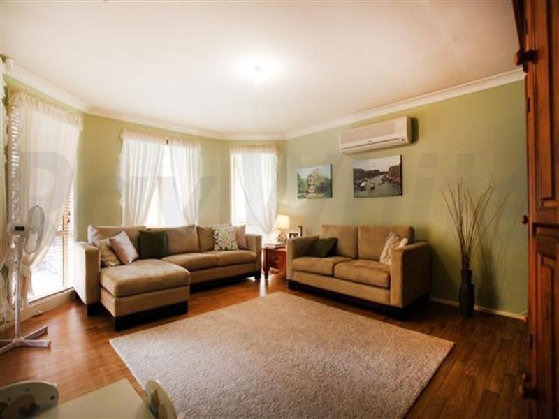 12 Sunbird Terrace, Glenmore Park NSW 2745