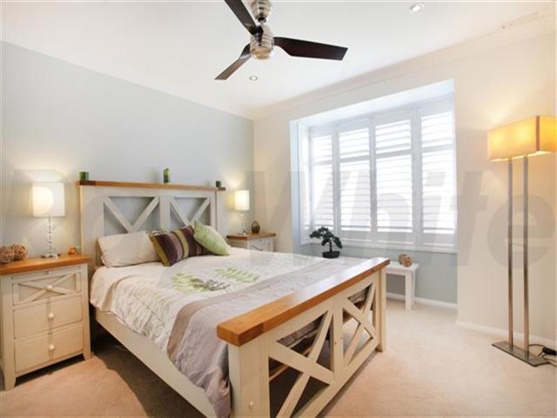 18 Woodi Close, Glenmore Park NSW 2745