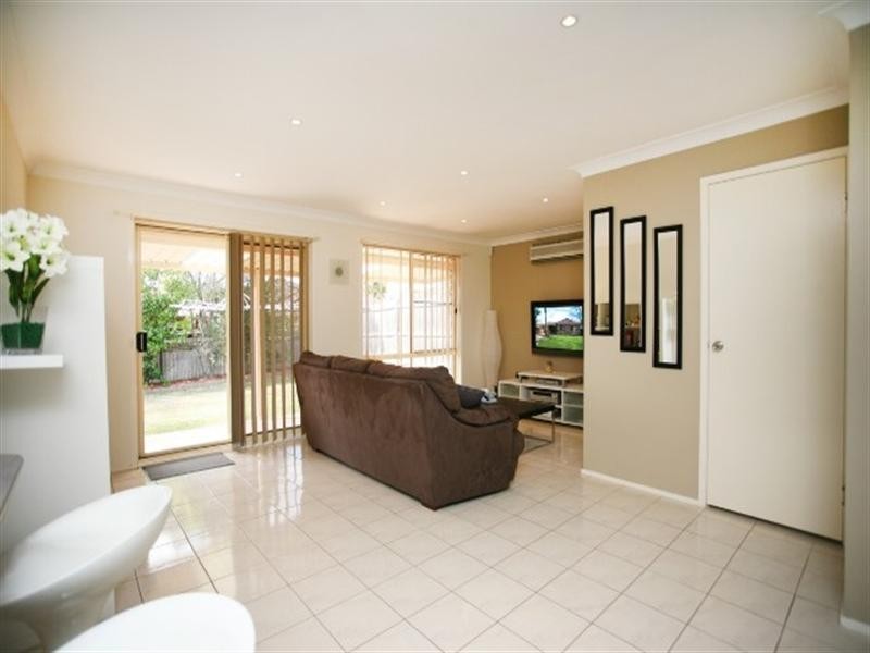 18 Dillwynia Place, Glenmore Park NSW 2745