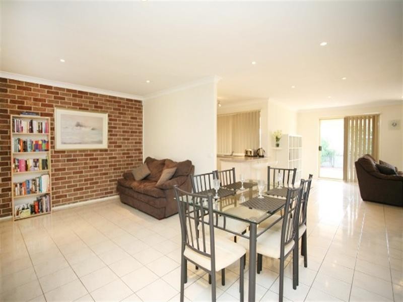 18 Dillwynia Place, Glenmore Park NSW 2745