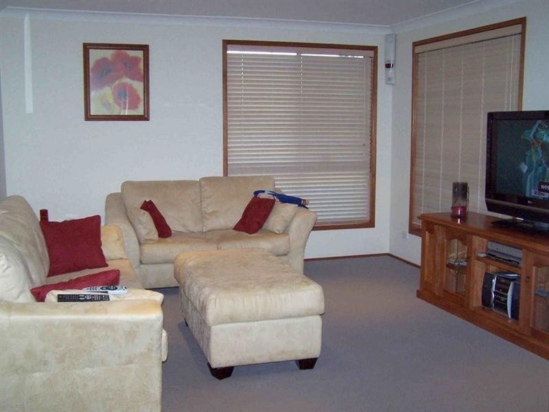 25 Butcherbird Crescent, Glenmore Park NSW 2745