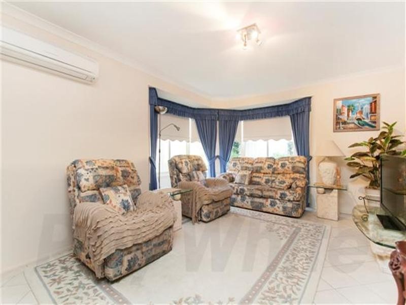 20 Waterford Way, Glenmore Park NSW 2745