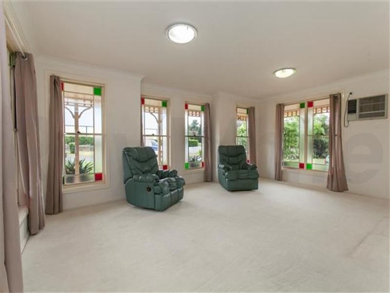 6 Veronica Place, Glenmore Park NSW 2745