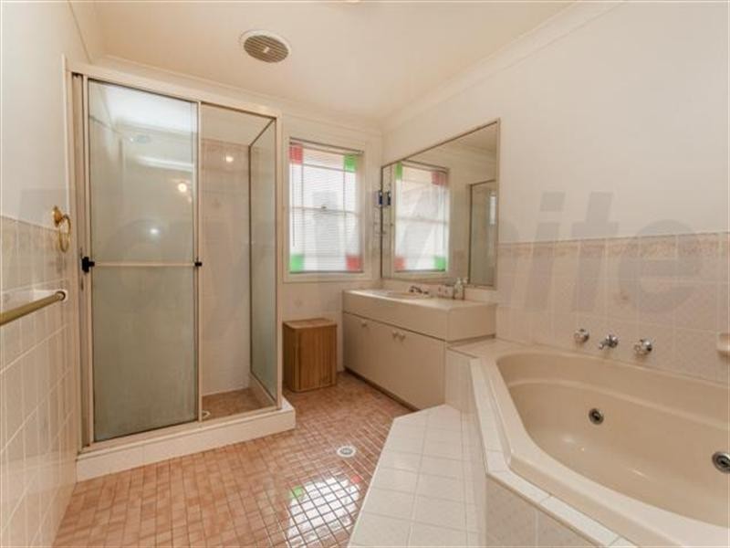 6 Veronica Place, Glenmore Park NSW 2745