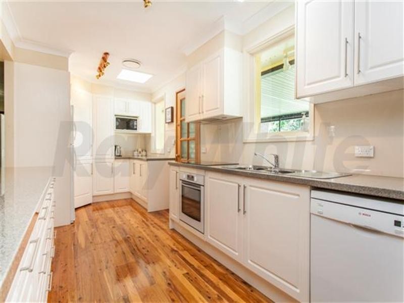 18 College Street, Cambridge Park NSW 2747