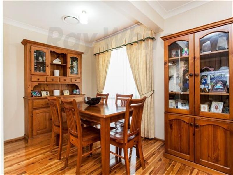 18 College Street, Cambridge Park NSW 2747