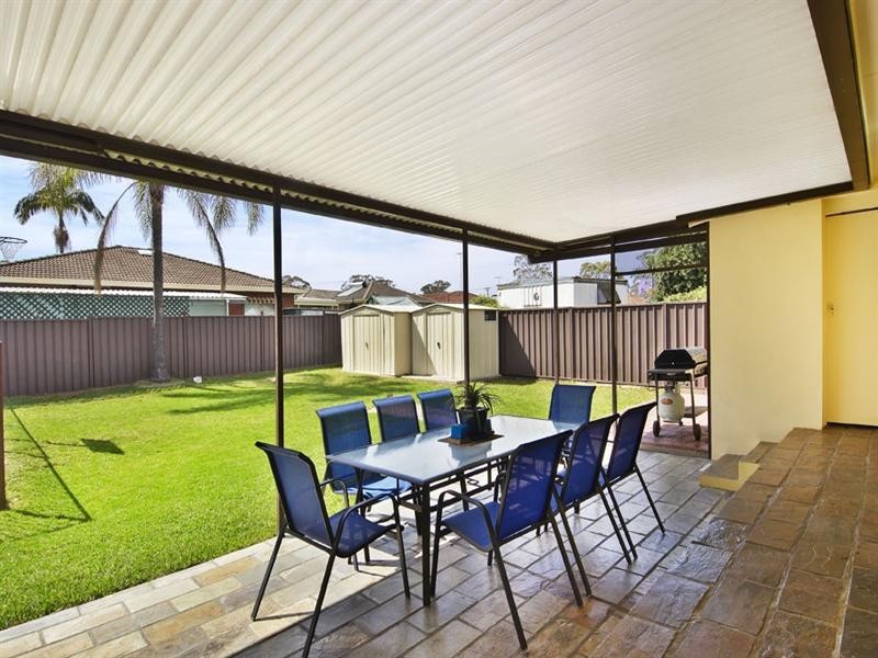 18 College Street, Cambridge Park NSW 2747