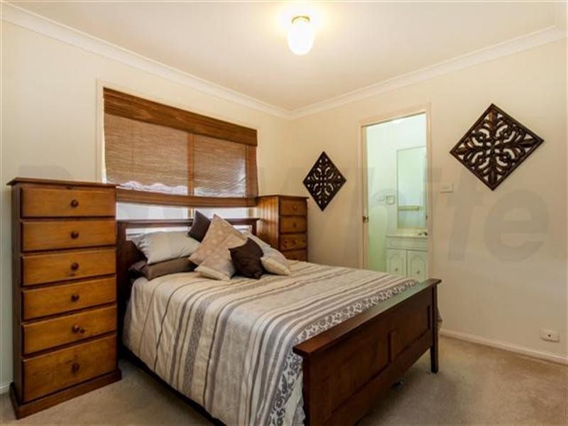 33 Minnek Close, Glenmore Park NSW 2745