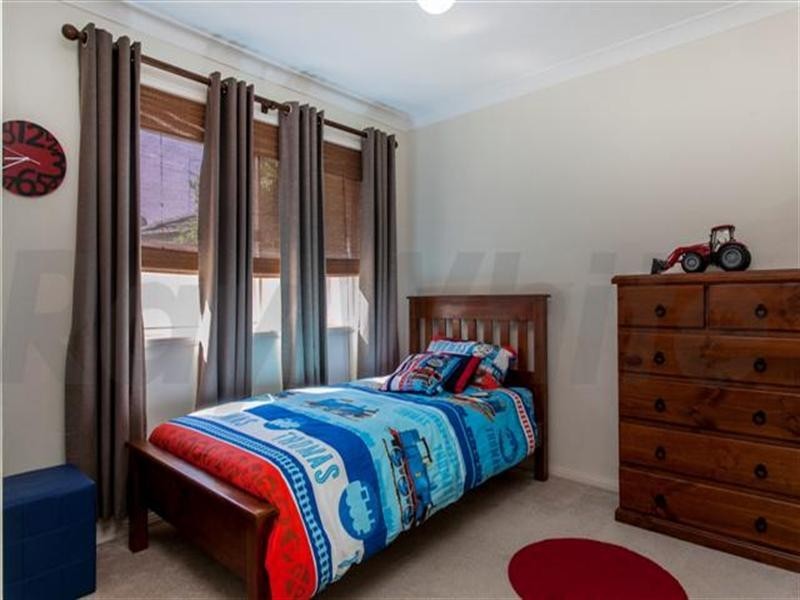 33 Minnek Close, Glenmore Park NSW 2745