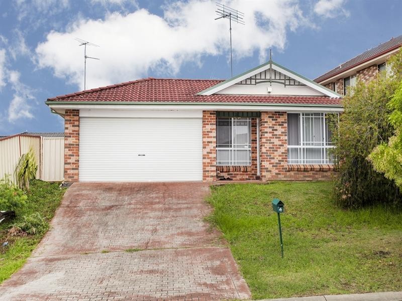 4 Woodlands Drive, Glenmore Park NSW 2745