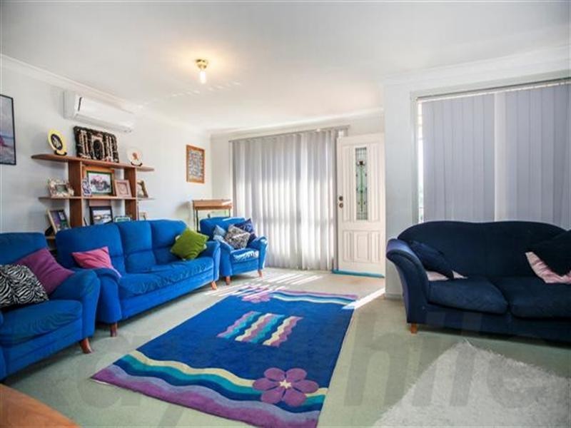 4 Woodlands Drive, Glenmore Park NSW 2745