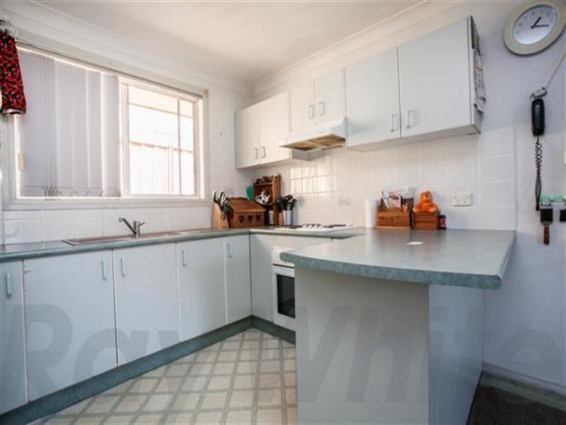 4 Woodlands Drive, Glenmore Park NSW 2745