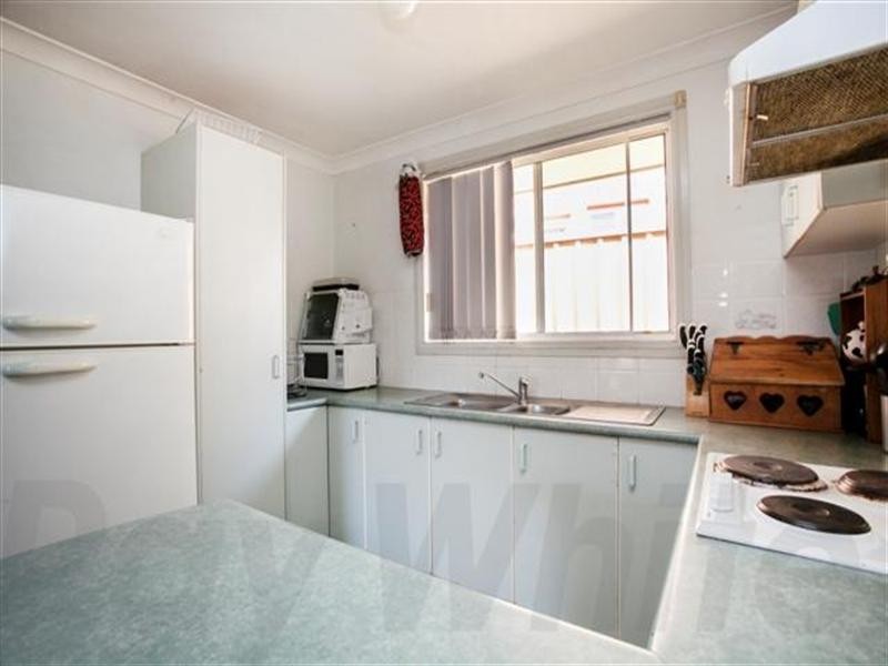 4 Woodlands Drive, Glenmore Park NSW 2745