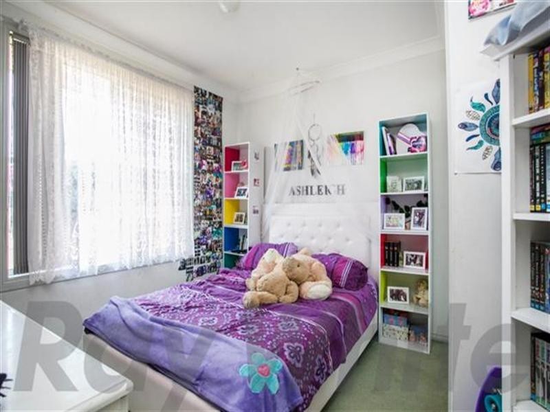 4 Woodlands Drive, Glenmore Park NSW 2745