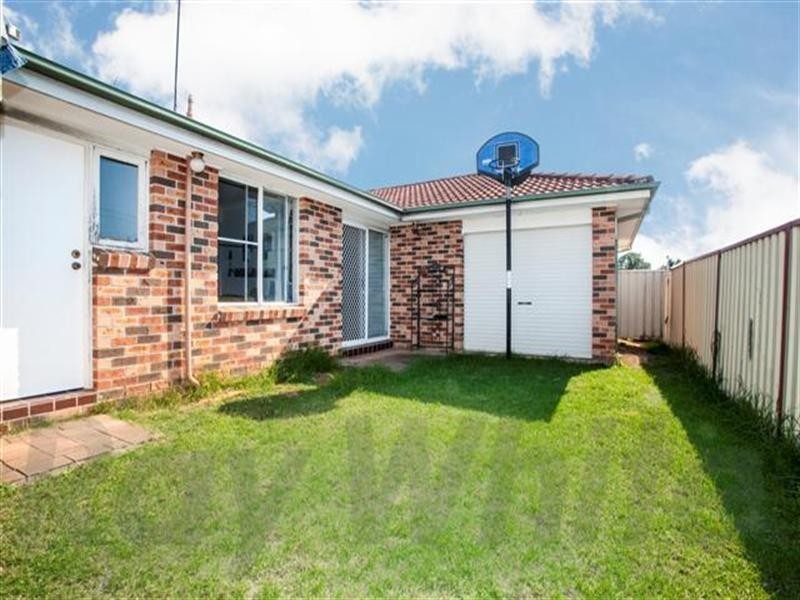 4 Woodlands Drive, Glenmore Park NSW 2745
