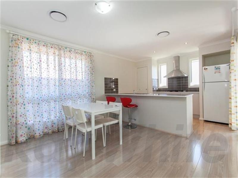 9 Sunrise Terrace, Glenmore Park NSW 2745