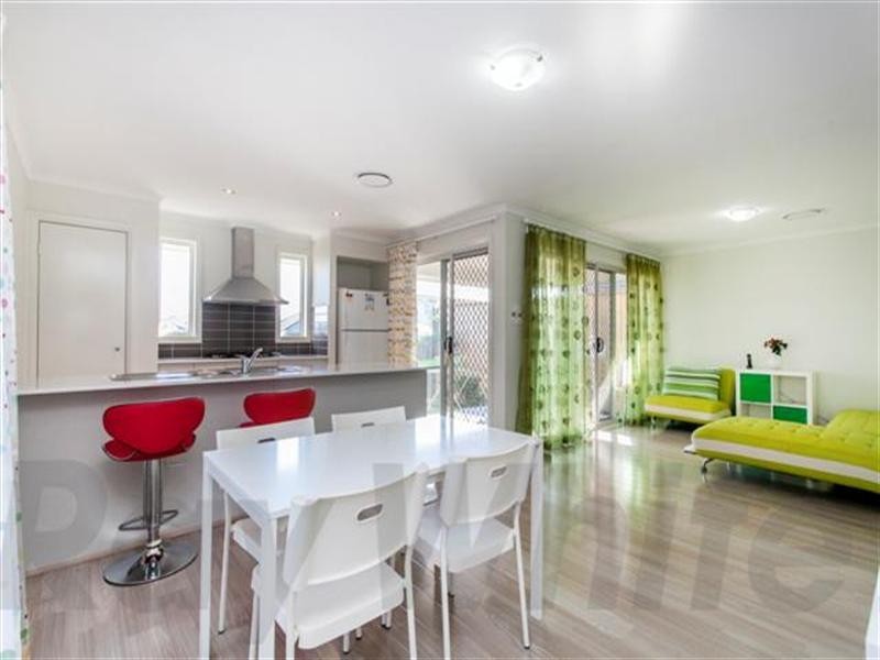 9 Sunrise Terrace, Glenmore Park NSW 2745