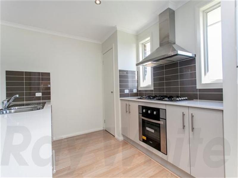 9 Sunrise Terrace, Glenmore Park NSW 2745