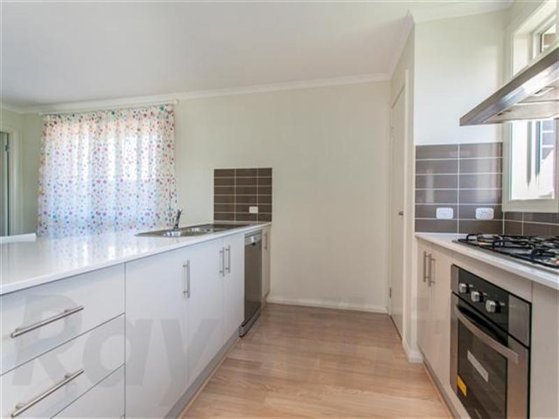 9 Sunrise Terrace, Glenmore Park NSW 2745