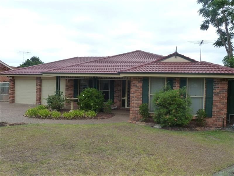 5 Miles Franklin Close, Glenmore Park NSW 2745
