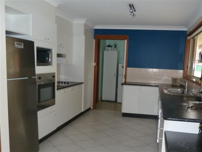 5 Miles Franklin Close, Glenmore Park NSW 2745